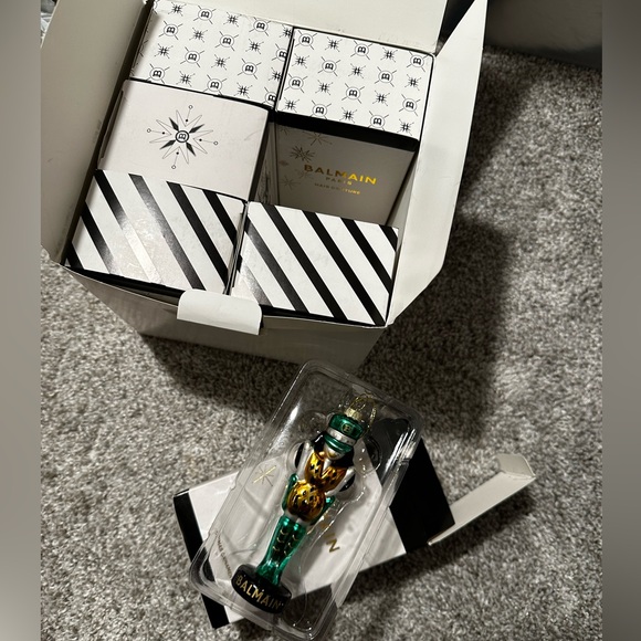 Balmain Christmas Ornaments Set of 6 - Picture 4 of 6